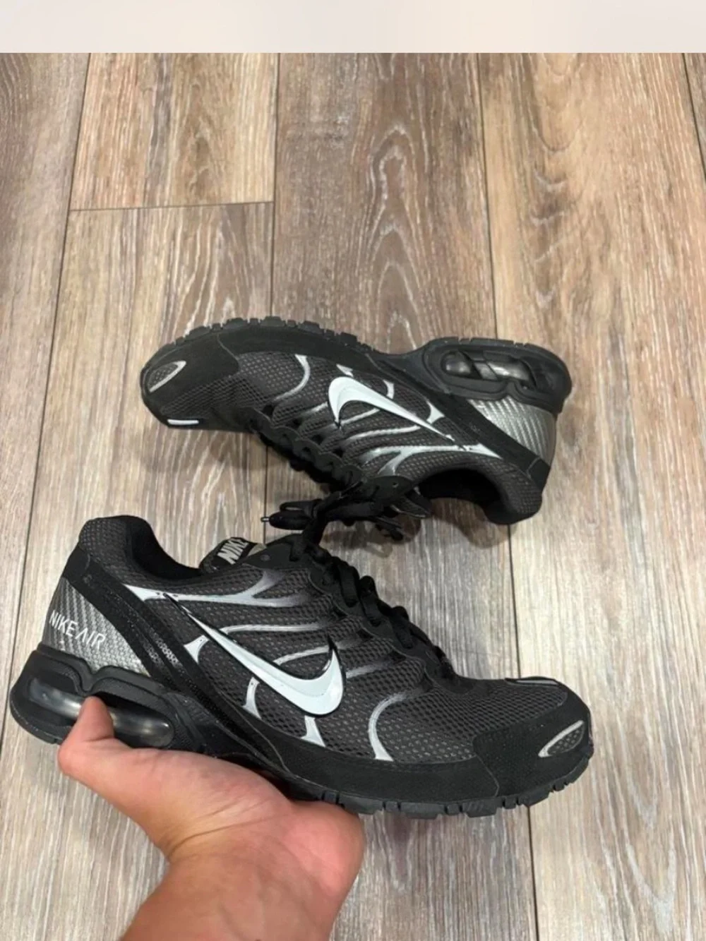 Nike Kids Black & Silver Athletic Sneakers